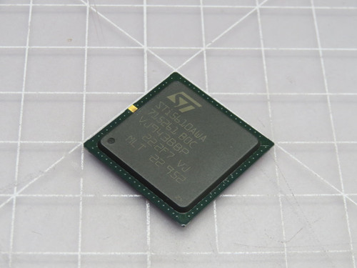 NOB LOT OF 200 08-715261-01 STI5610AWA RISC MICROPROCESSOR T205598 For Sale