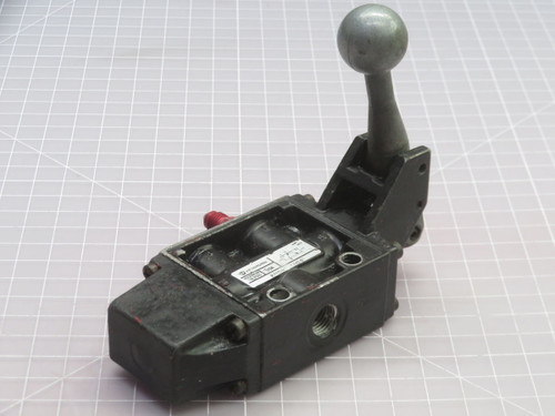 USED NORGREN MANUAL LEVER-ACTUATED PNEUMATIC CONTROL VALVE T266167 For Sale