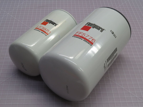 NIB LOT OF 2 FLEETGUARD FF5776 SPIN-ON FUEL FILTER T266270 For Sale