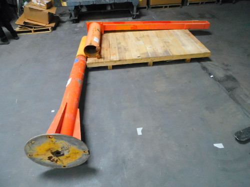USED HSI HANDLING SYSTEMS INTERNATIONAL FREE STANDING WORK STATION JIB CRANE 1/2 TON. M7422 For Sale