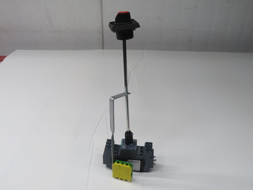 USED SIEMENS 3RV2711-1DD10 CIRCUIT BREAKER W 8WA1011-1PM00 T267447 For Sale