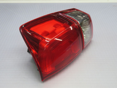 NOB TOYOTA 01-145-002A PASSENGER SIDE TAIL LIGHT T267680 For Sale