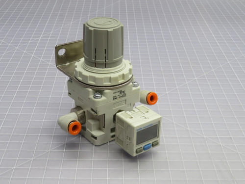 USED SMC IRV20-LN07BZP ZSE30A-01-P-M ASSEMBLY OF VACUUM REGULATOR INTEGRATED WITH DIGITAL PRESSURE SWITCH T268196 FOR SALE