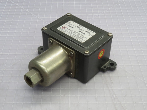 USED UNITED ELECTRIC J6-156 INDUSTRIAL GRADE NEMA 4X PRESSURE SWITCH T269204 FOR SALE
