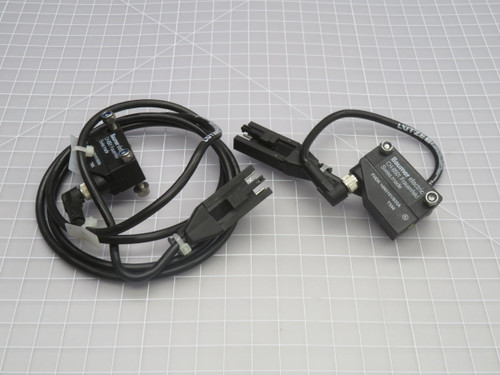 LOT OF 2 BAUMER ELECTRIC CH-8501 PHOTOELECTRIC SENSOR T269244