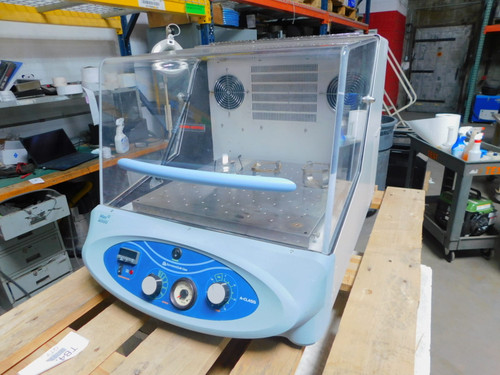 USED BARNSTEAD MAXQ 4000, SHKA400 ORBITAL SHAKER/INCUBATOR M7749 FOR SALE