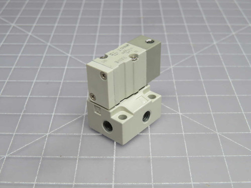 NOB LOT OF 5 SMC SYJA314-M5 SOLENOID VALVES T271248 FOR SALE