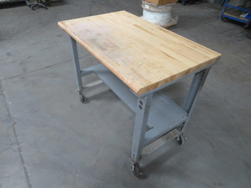 USED HEAVY-DUTY MOBILE WORKBENCH T272314 FOR SALE