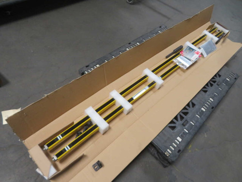 NIB LEUZE SD4R30-1800E 67840818 SAFETY LIGHT CURTAIN RECEIVER FOR SALE