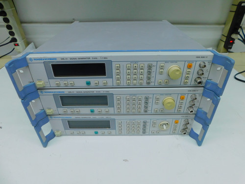 FPR LOT OF 3 ROHDE & SCHWARZ SML01 1090.3000.11 SIGNAL GENERATOR 9KHZ..1.1 GHZ FOR SALE