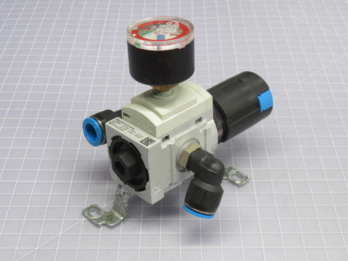 USED FESTO 527690 MS4-LR-1/4-D7-A8-AS PRESSURE REGULATOR WITH GAUGE, 1/4 IN FOR SALE