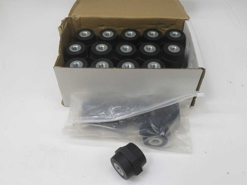 NOB LOT OF 30 NVENT ISOTP40M12 LOW VOLTAGE INSULATOR, 1000 V AC/1500 V DC FOR SALE