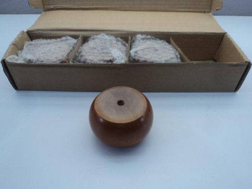 PALLET OF 1900 BROWN WOODEN BUN FEET FURNITURE FEET COUCH BASES