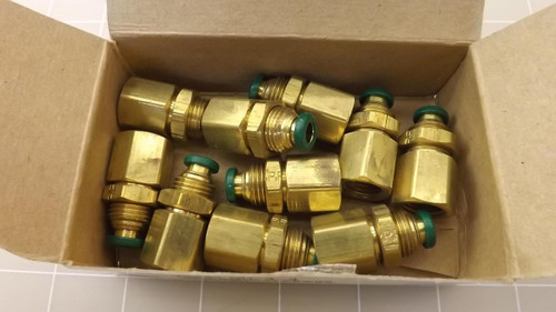 LOT OF 10 PARKER X66PLBH-4-4 FEMALE PIPE CONNECTORS T23562