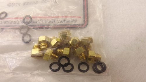 BAG OF 10 CLIPPARD 11755 10-32 PLUG SCREW T22894