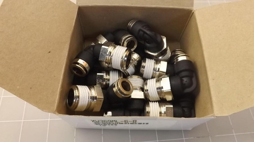 LOT OF 10 PARKER XW369ML-6-8 FLUID CONNECTORS T23053