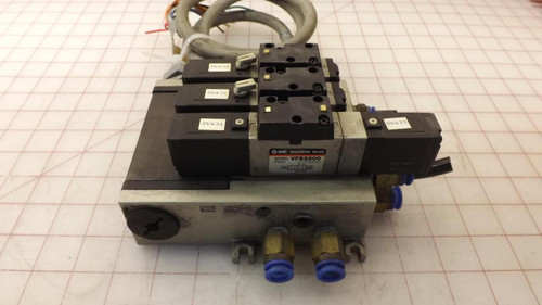 LOT OF 3 SMC VFS2200 SOLENOID VALVES W/ MANIFOLD T31746