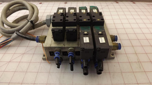 LOT OF 4 SMC VFS2100 SOLENOID VALVES W/ MANIFOLD T31747