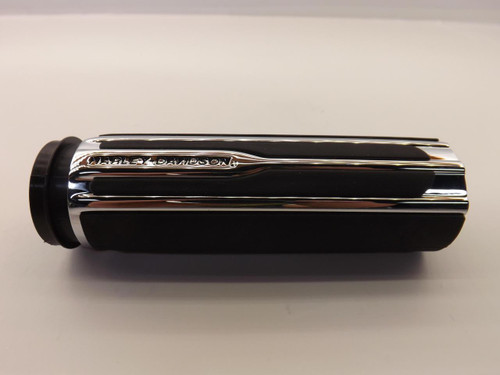 HARLEY DAVIDSON 01110056 CHROME & RUBBER RIGHT HAND GRIP T36883