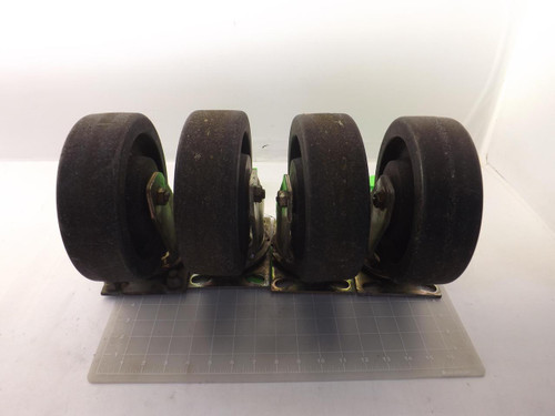 LOT OF 4 7.5X2.5" RUBBER CASTERS W/ 6X4.5" BASE & BRAKE T44619