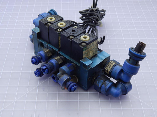 Lot of 4 MAC 45A-SA1-DACC-1BA, 42602402 Solenoid Valves w/ Manifold T94052 For Sale
