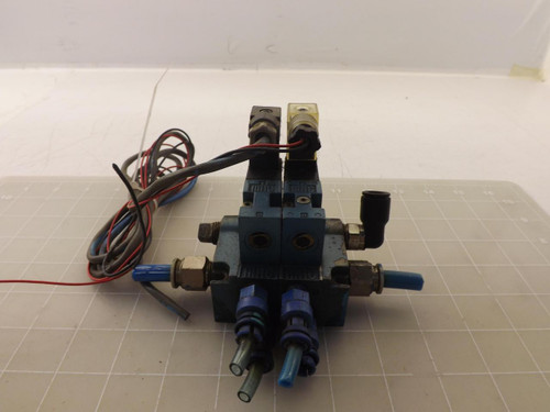 LOT OF 2 MAC 45AL00-DFFJ-4KD SOLENOID VALVES W/ MANIFOLD T46905