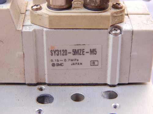 LOT OF 2 SMC SY3120-5MZE-M5 SOLENOID VALVES W/ MANIFOLD T98287