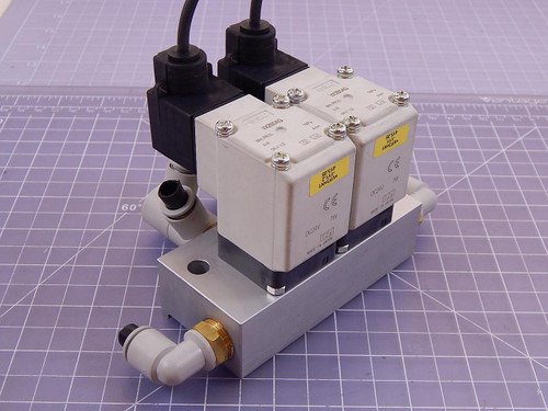 Lot of 2 SMC VX2B0AG Solenoid Valves on Manifold T98941 For Sale