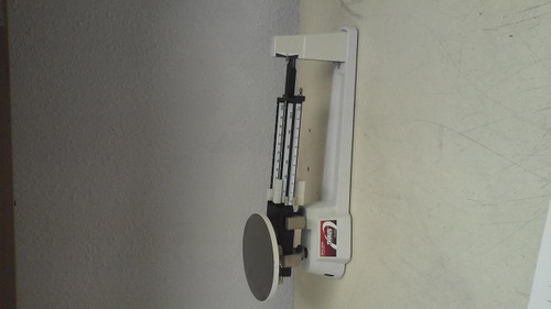 OHAUS 700/800 SERIES TRIPLE BEAM SCALE T102548