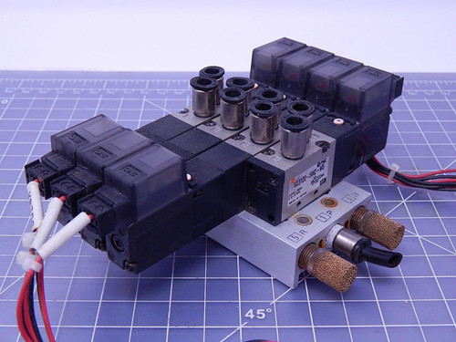Lot of 4 SMC VZ3120-5MZ-M5 Pneumatic Valves w/ Manifold T106548 For Sale