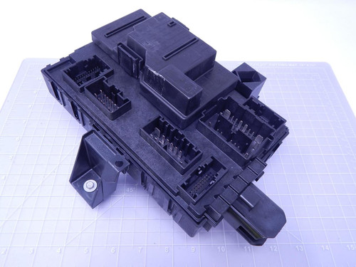 FoMoCo BL1T 14C442 AB Fuse Box T109308 For Sale