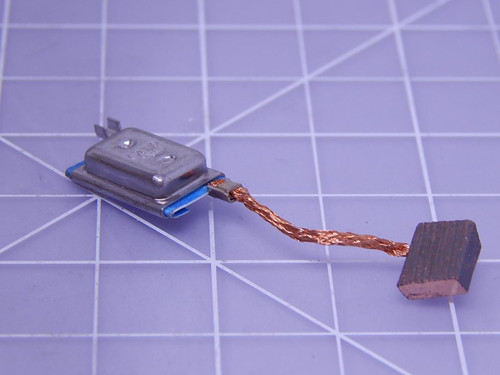 Lot of 400 8MH25 Brushings T111894 For Sale