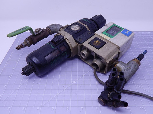 CKD W3000 Filter Regulator w/ Pressure Switch T112618 For Sale