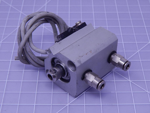 Lot of 2 SMC CDQ2B20-15D Pneumatic Cylinder T114155 For Sale