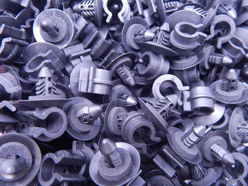 Lot of 820 Avon Automotive 95-329000 Clip, w/Black 4805409AA T120865 For Sale