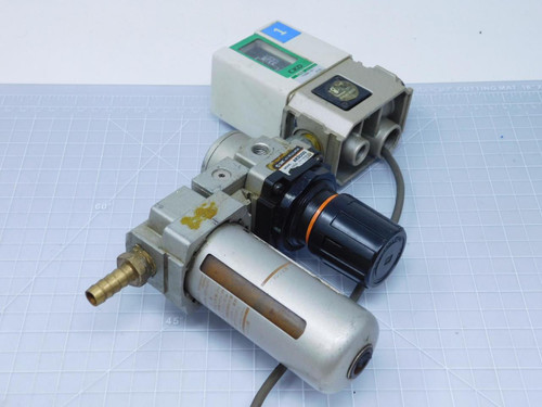 SMC AR3000 Pneumatic Regulator w/ Pressure Switch P4000-10-T T125641 For Sale