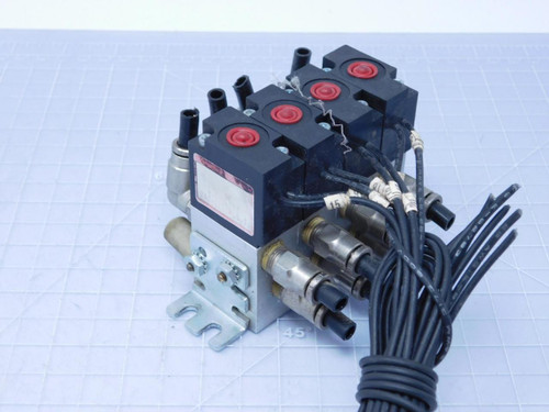 Humphrey     Lot of 4 Solenoid Valves with Manifold  24VDC 125 psi For Sale