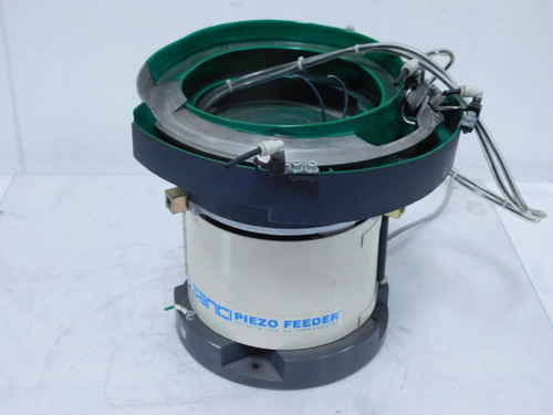 Sanki PEF-190AR    Piezo Bowl Feeder 250 VAC / 300 Hz 12.3 Kg Mass For Sale