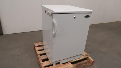 Norlake LR061WWW/0X  Undercounter & Free Standing Laboratory Refrigerator 5.5 cu ft For Sale