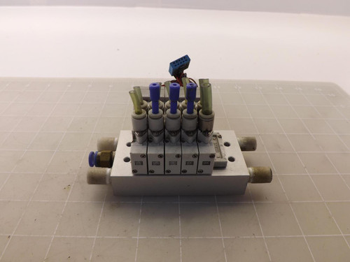 LOT OF 5 SMC SY3120-F5-C4 SOLENOID VALVES W/ MANIFOLD T47820