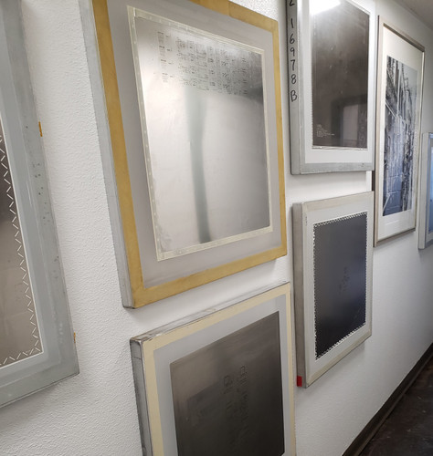 24 X 24 ARTISTIC METAL PRINT FRAME W PCB CUTOUT