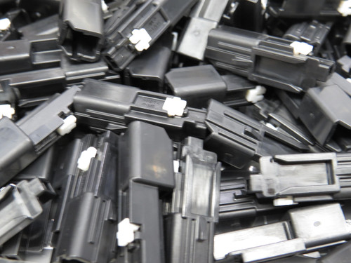 Lot of 400  US120A02MA-B 60987677 2WM Connector Housing For Sale