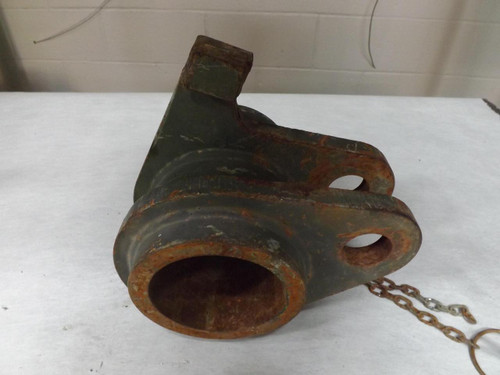 3040-01-224-5497 TOW ADAPTER ASSEMBLY (RH) (ON LOW CROSSTUBE) (45152) 1447190W T48517