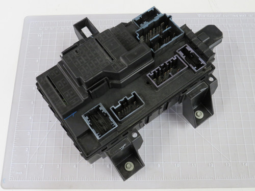 Fomoco 9L3T 15604 EA 9130EPN0FB Interior Cabin Fusebox w connector damage For Sale