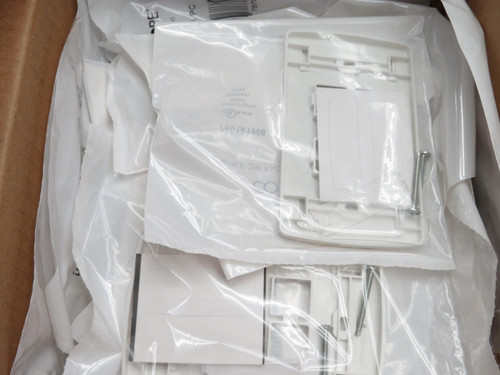 Lot of 25 Commscope 760181966 M14LE-266 ProWhite Faceplate For Sale