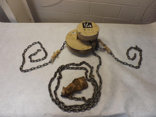 1/4 TON LIFTING CHAIN HOIST T49555