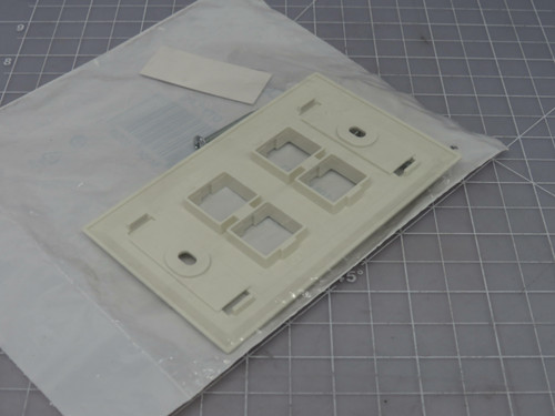 Lot of 25 Commscope M14L-262 108168543 L Type Flush Mounted Faceplate Four Port White For Sale