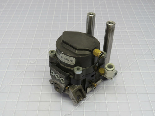 6,042,166  Pneumatic Gripper  For Sale