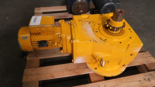 Nord Drive System SK9043.1VF-90SP/4 CUS TW SK90SP/4 CUS TW Heavy Duty Gear Motor w Rotating Gear  For Sale