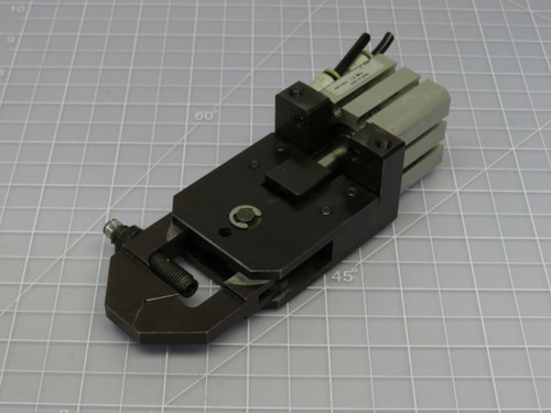 SMC CQSB20-15DC  Cylinder w Gripper  For Sale